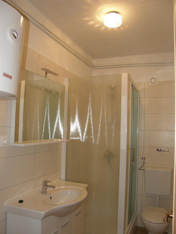 Apartments Marino Povljana Luaran gambar