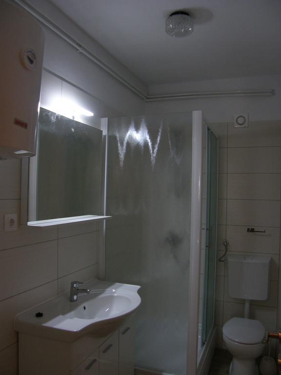 Apartments Marino Povljana Luaran gambar