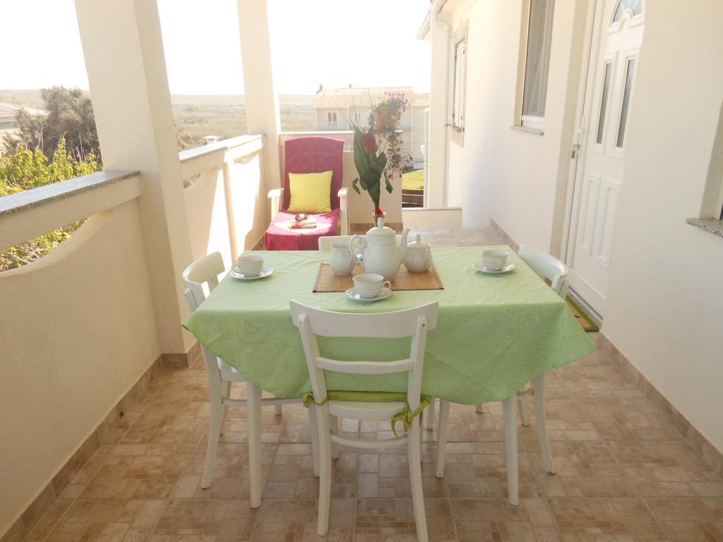 Apartments Marino Povljana Luaran gambar
