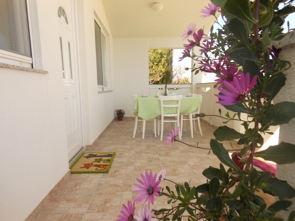 Apartments Marino Povljana Luaran gambar